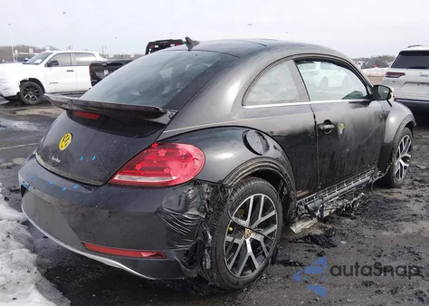 2018 Volkswagen Beetle 2.0T Dune z USA, uszkodzony, nr VIN 3VWSD7AT0JM711577